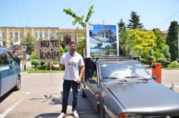 Constănţenii, greu de urnit la o caravană în replică la Carnavalul organizat de primar